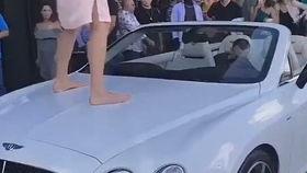 开国产车遇见前女友视频,一段意外的重逢与回忆交织